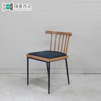 목재 의자 - 7EA